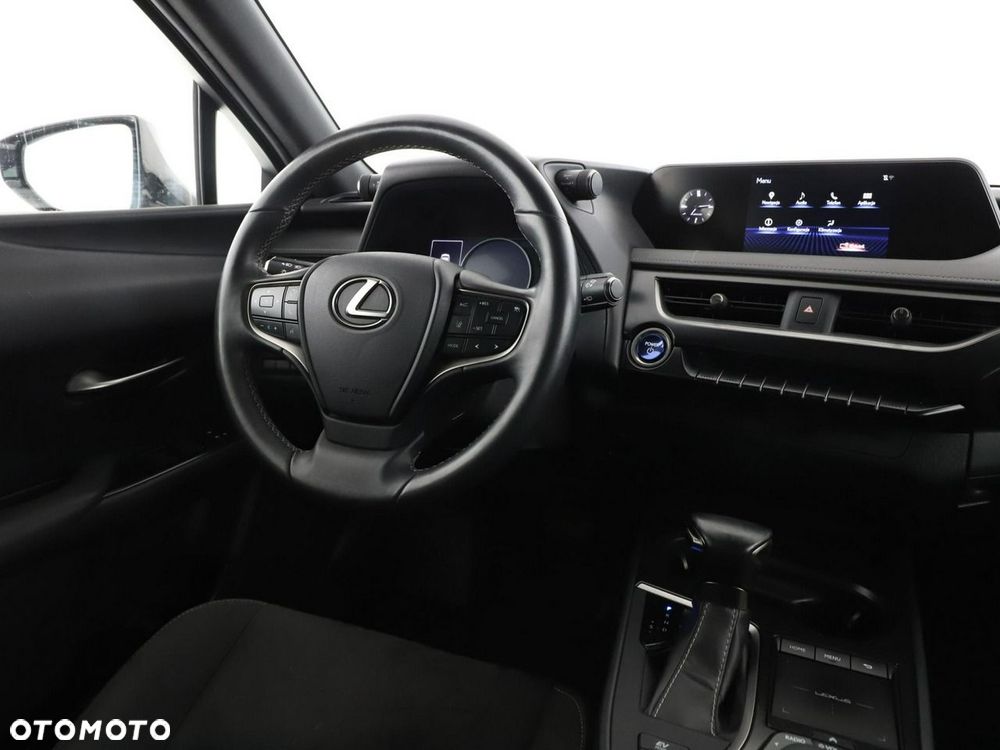Lexus UX 250h - 17