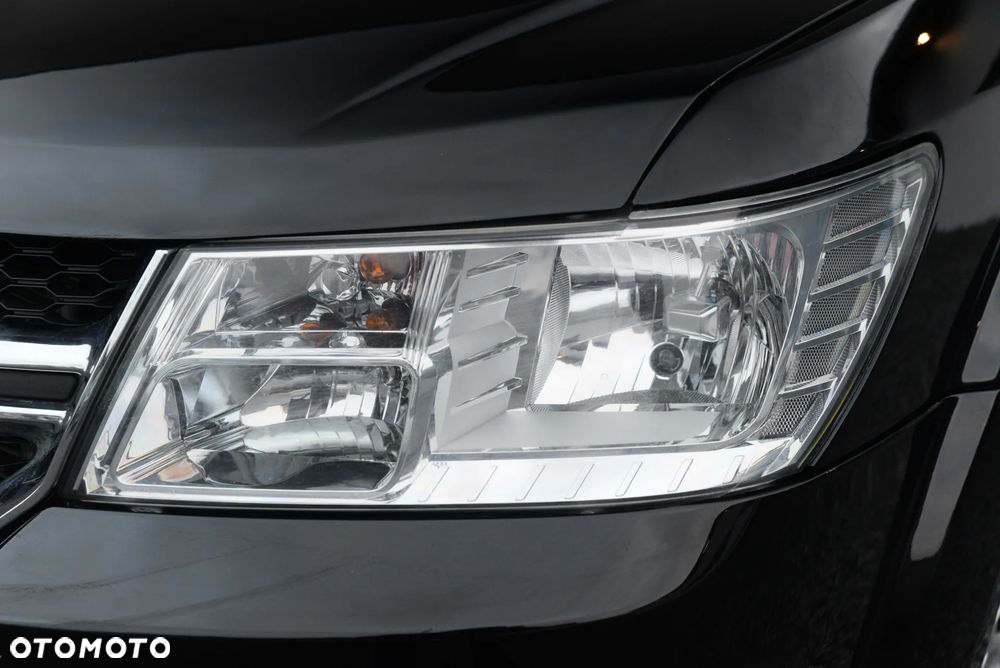 Dodge Journey 2.7 V6 R/T - 12
