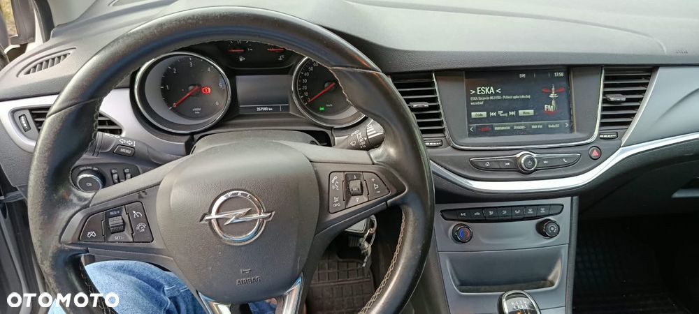 Opel Astra 1.6 CDTI Dynamic - 2