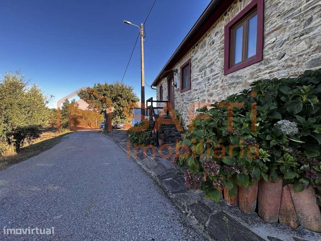 Moradia em xisto remodelada, com terreno em Vila de Rei - Grande imagem: 4/36