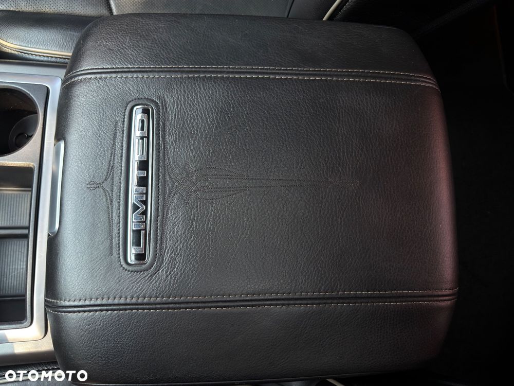 Dodge RAM - 24