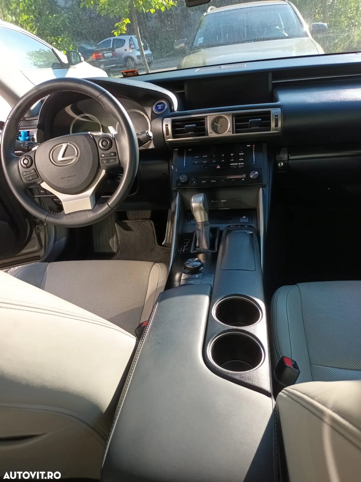 Lexus Seria IS 300h Aut. Executive - 8