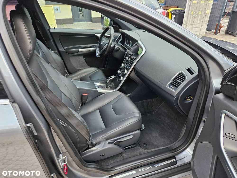 Volvo XC 60 D3 Geartronic Momentum - 9