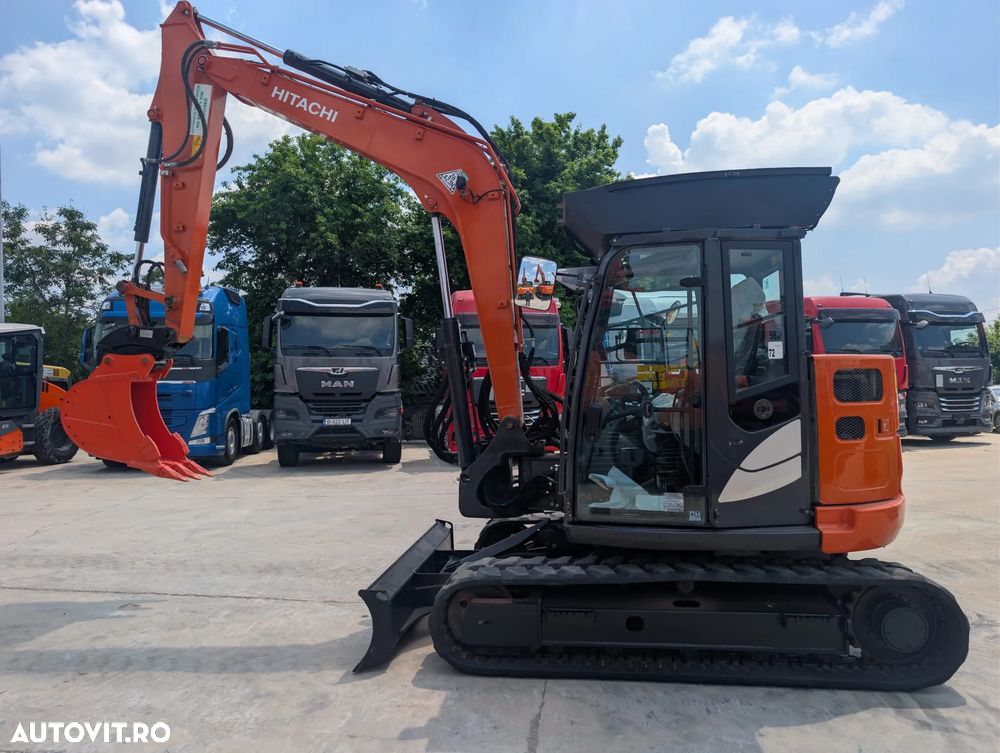Hitachi ZX85USB-6, 2022, 2.513 ore, Masa 8,6 tone, CUPLA RAPIDA HIDRAULICA+3 CUPE NOI, inst picon pe brate, Camera pt masalier, Aer cond, senile cauciuc 90% ok, ad sapare 6m, computer de bord in romana, CA NOU, posibil leasing 4 ani, PROMOTIE 62.900 Euro+tva - 32