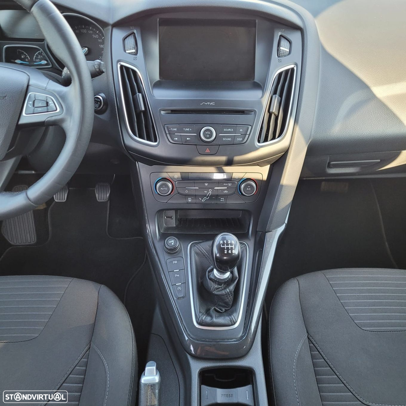 Ford Focus SW - 13