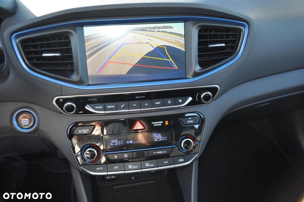 Hyundai IONIQ hybrid Business - 15