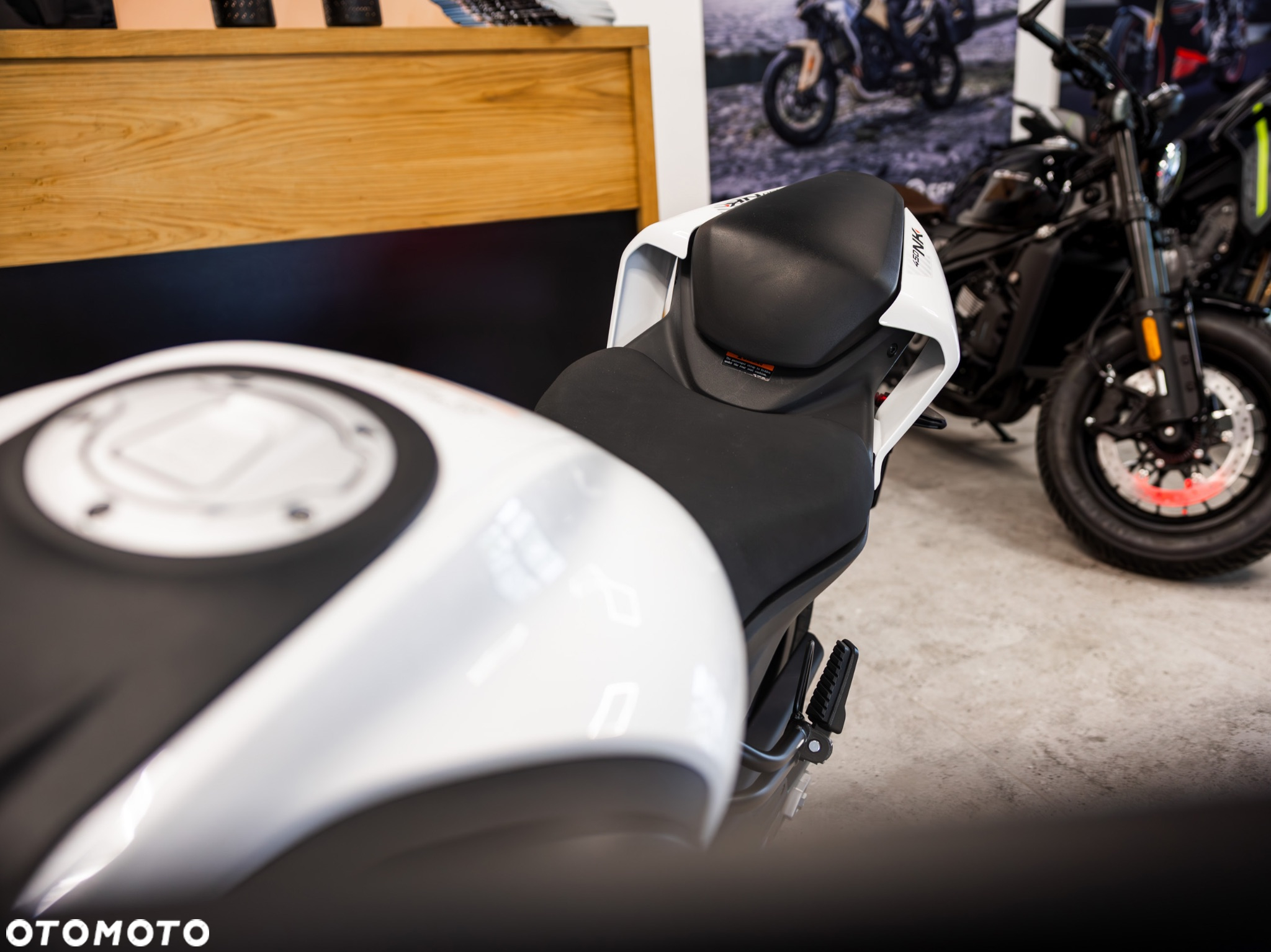 CFMoto NK - 12
