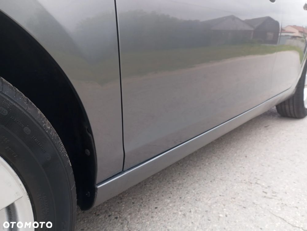 Volkswagen Golf - 21