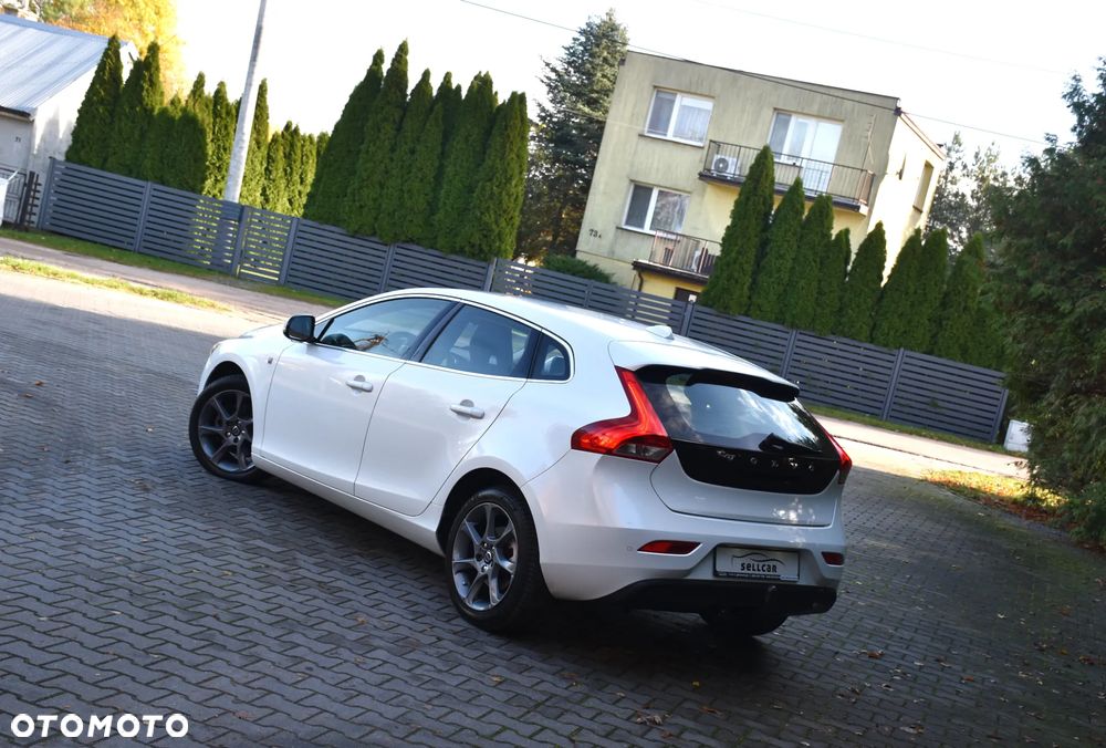 Volvo V40 D2 Drive-E Ocean Race - 3