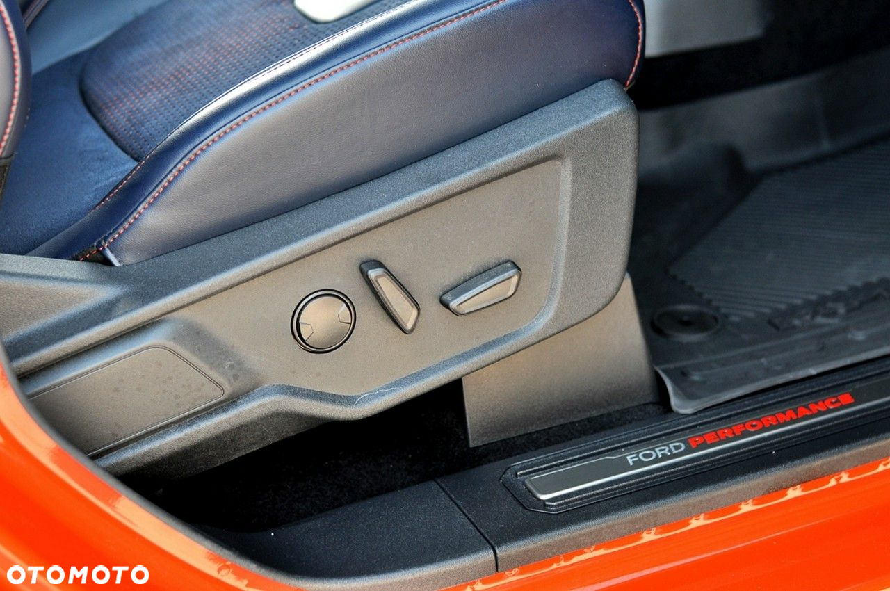Ford Bronco - 11