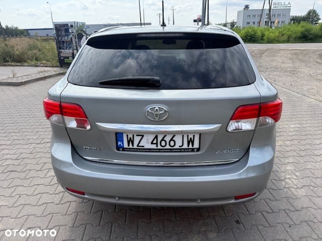 Toyota Avensis 2.2 D-4D Prestige NAVI - 2