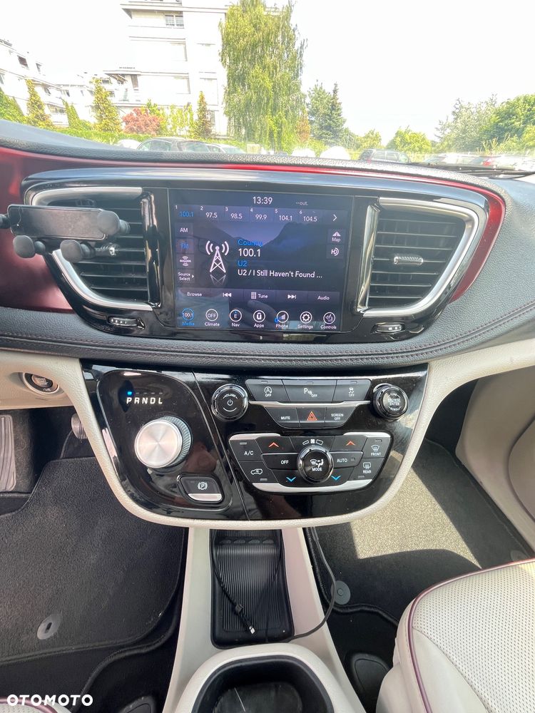 Chrysler Pacifica - 11