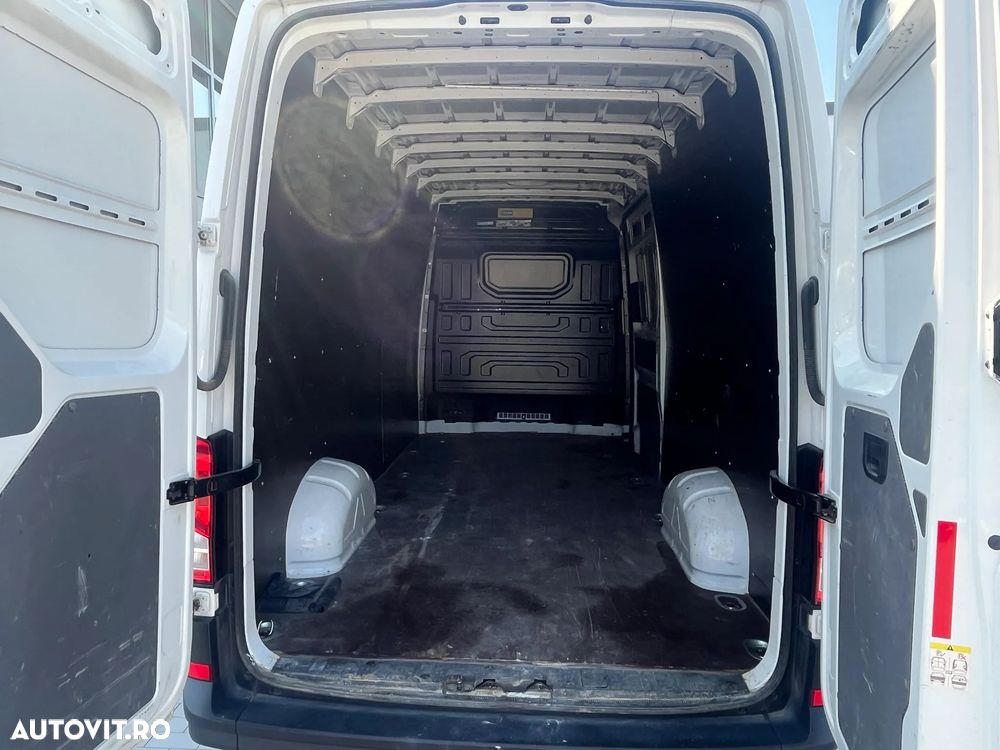 Volkswagen Crafter - 13