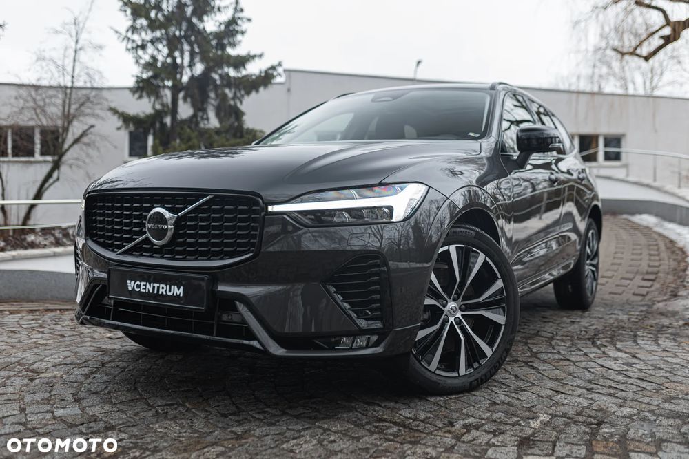 Volvo XC 60 B4 D AWD Plus Dark - 2