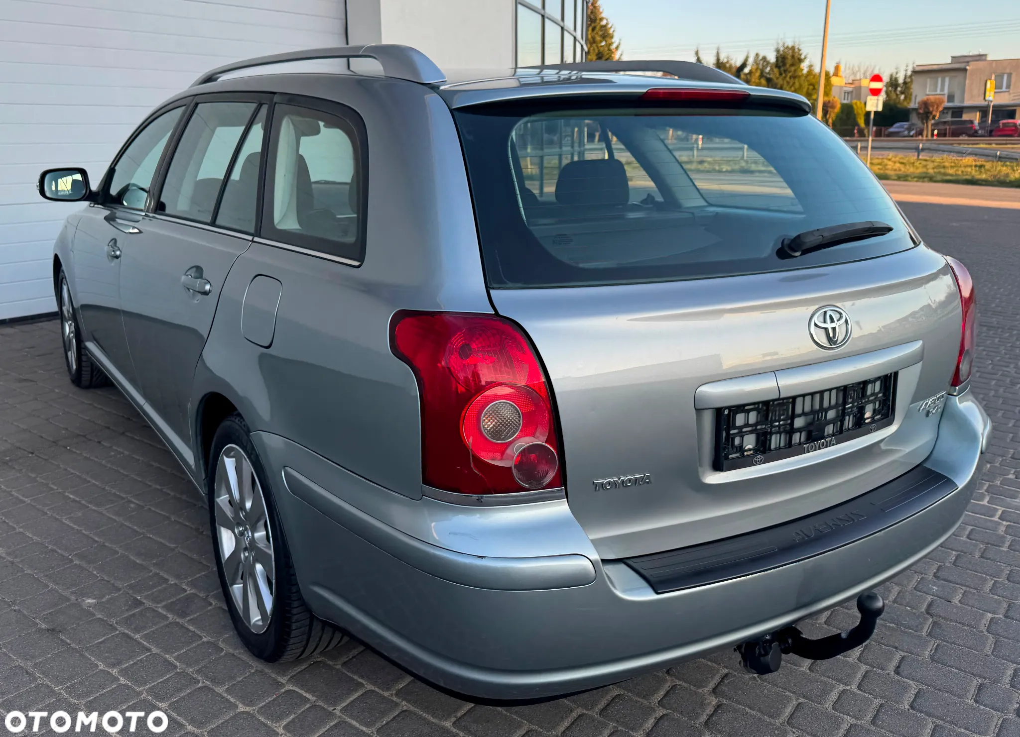 Toyota Avensis 2.2 D-4D Combi Executive - 33