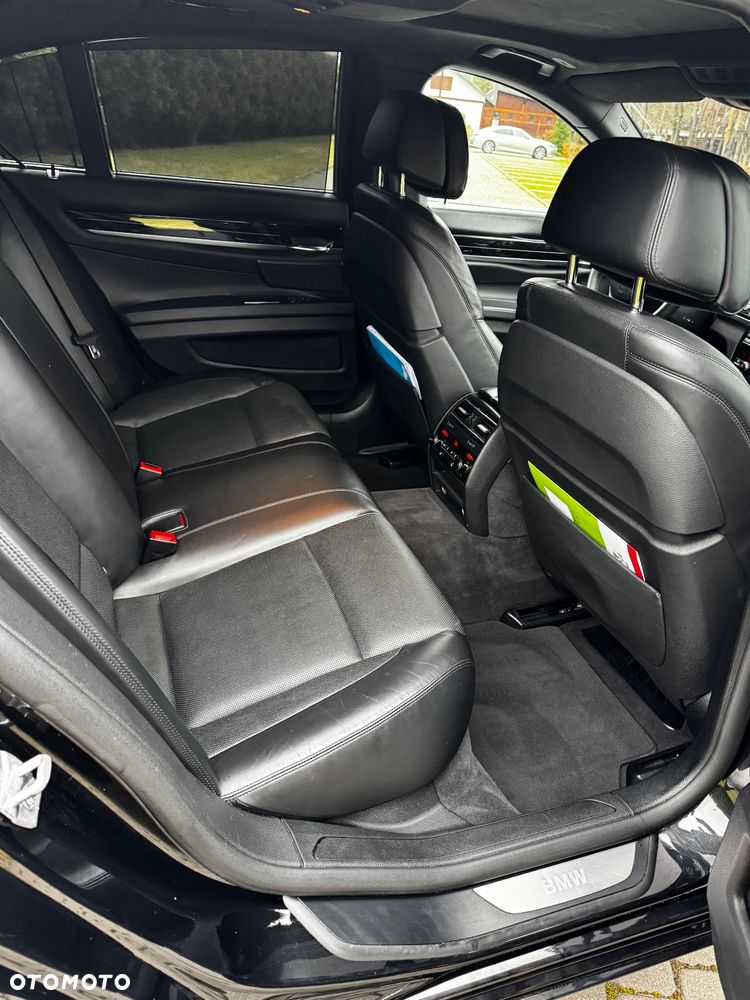 BMW Seria 7 740d Edition Exclusive - 24