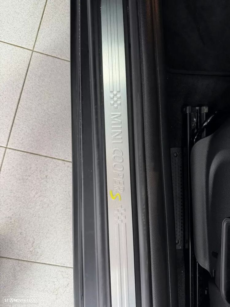 MINI 3 Portas Cooper SE Premium Essential - 15