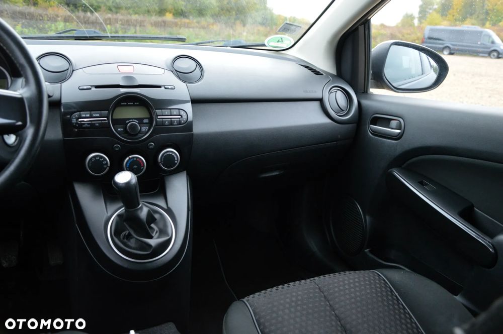 Mazda 2 1.3 Exclusive + - 30