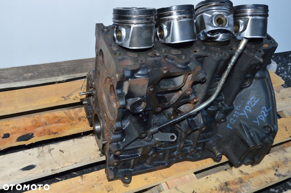 blok silnika tłoki nissan primera p12 x-trail 2.2 dci yd22 ładny - 2