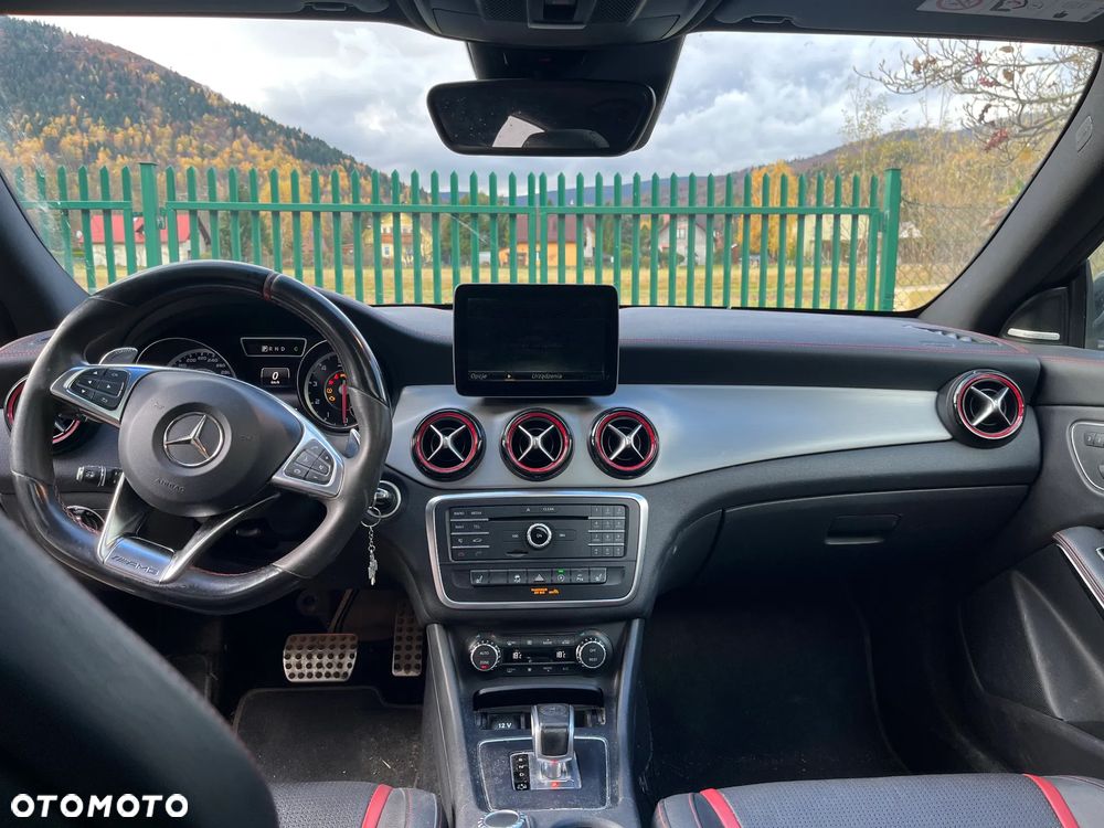 Mercedes-Benz CLA 45 AMG 4-Matic - 13