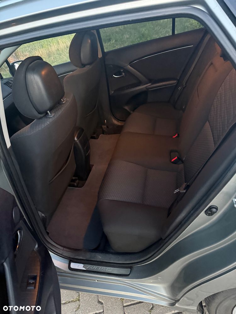 Toyota Avensis 2.0 D-4D Sol - 18