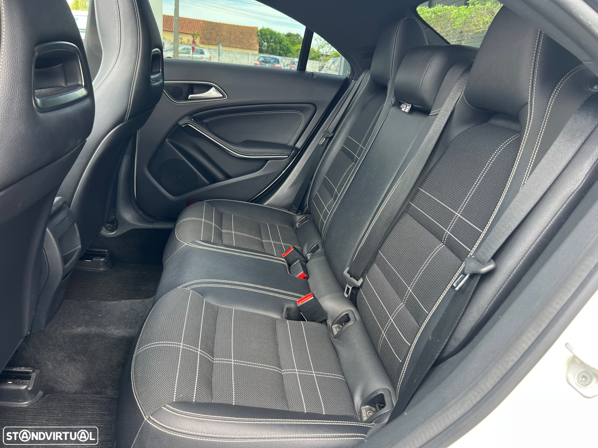 Mercedes-Benz CLA 200 - 14