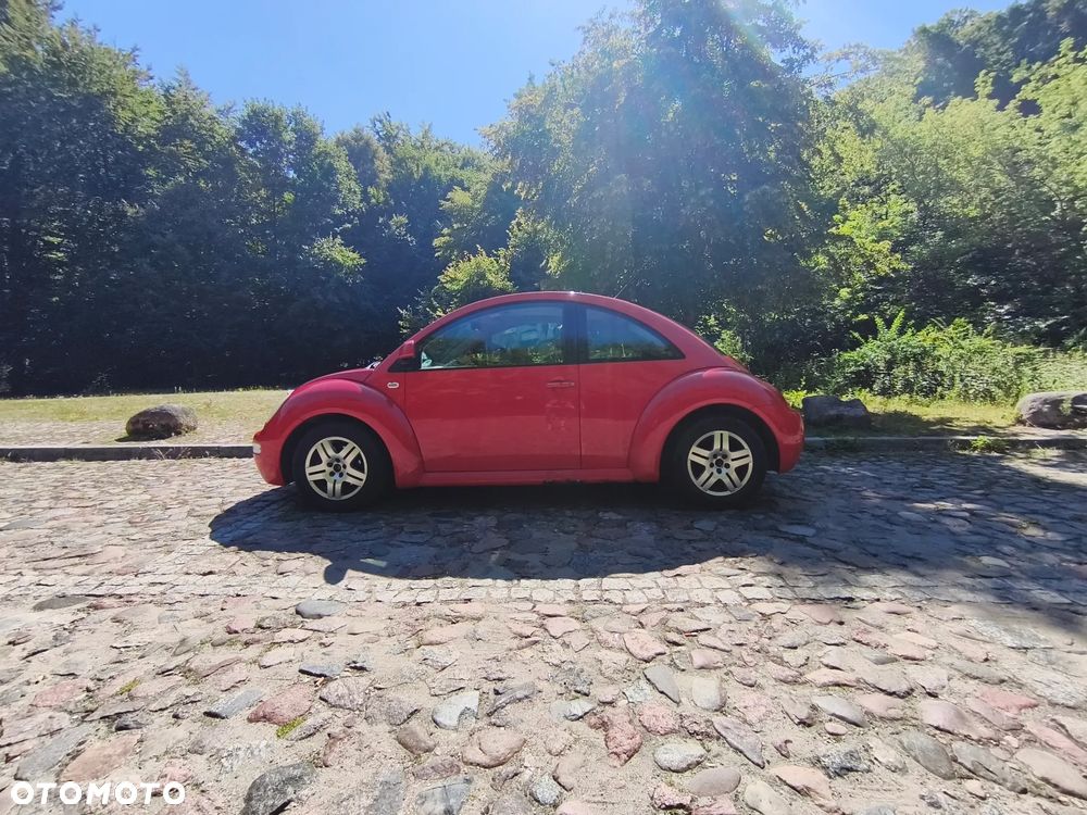Volkswagen New Beetle - 2