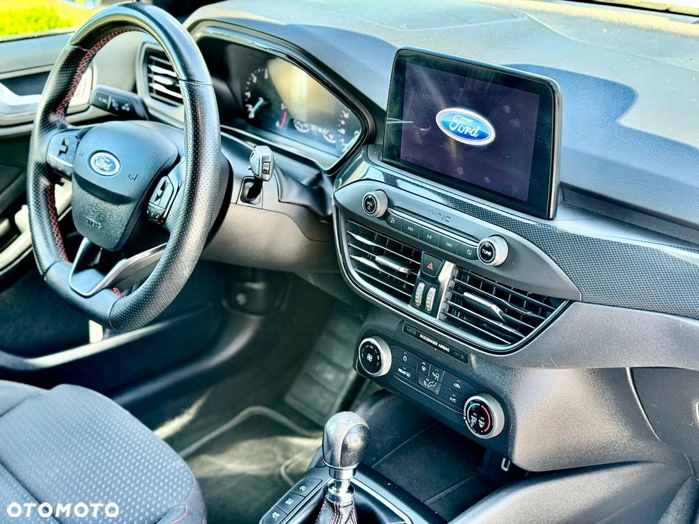 Ford Focus 1.5 EcoBlue Start-Stopp-System ST-LINE X - 37