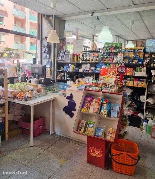 trespasse de minimercado em pleno funcionamento - Grande imagem: 5/9