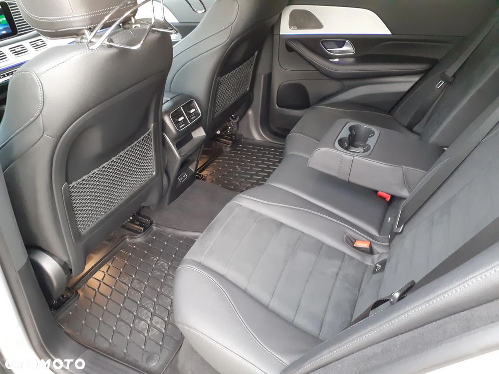 Mercedes-Benz GLE 300 d 4Matic 9G-TRONIC AMG Line - 23