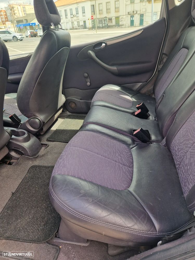 Mercedes-Benz A 170 CDi Avantgarde Longo - 8