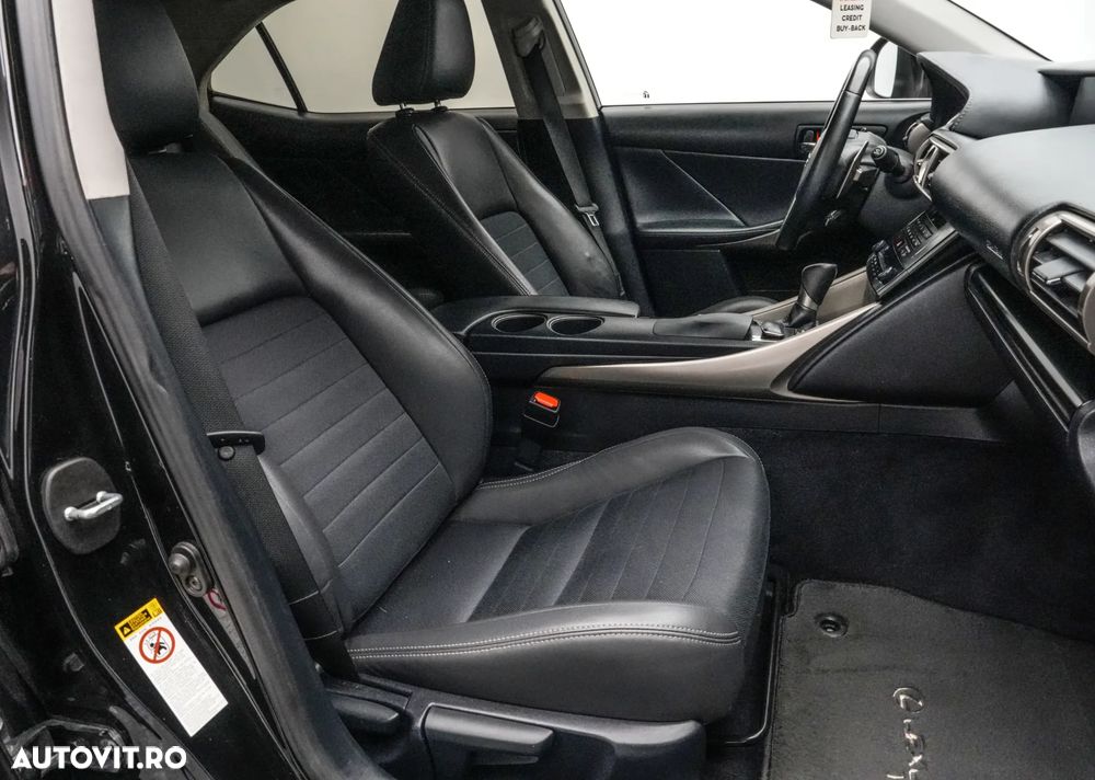 Lexus Seria IS 300h Aut. Executive - 14