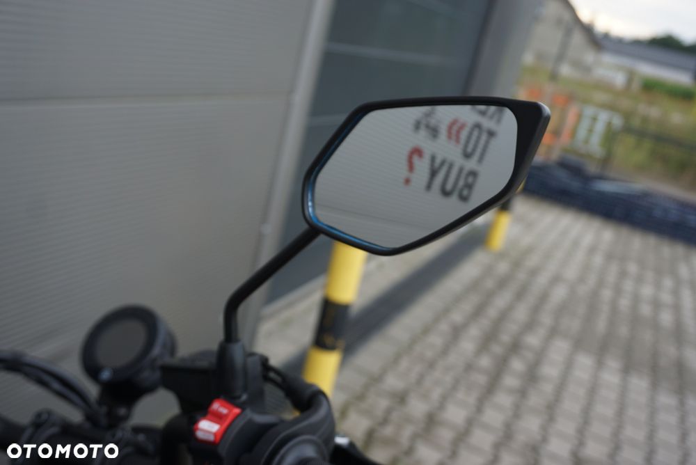 Yamaha XSR - 17