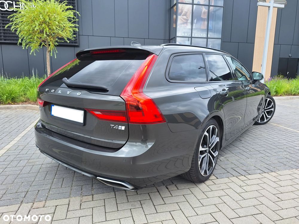 Volvo V90 T4 R-Design - 11