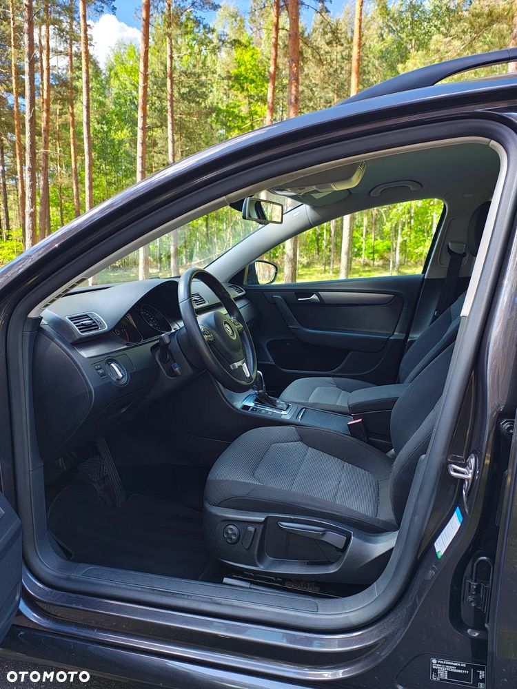Volkswagen Passat - 22