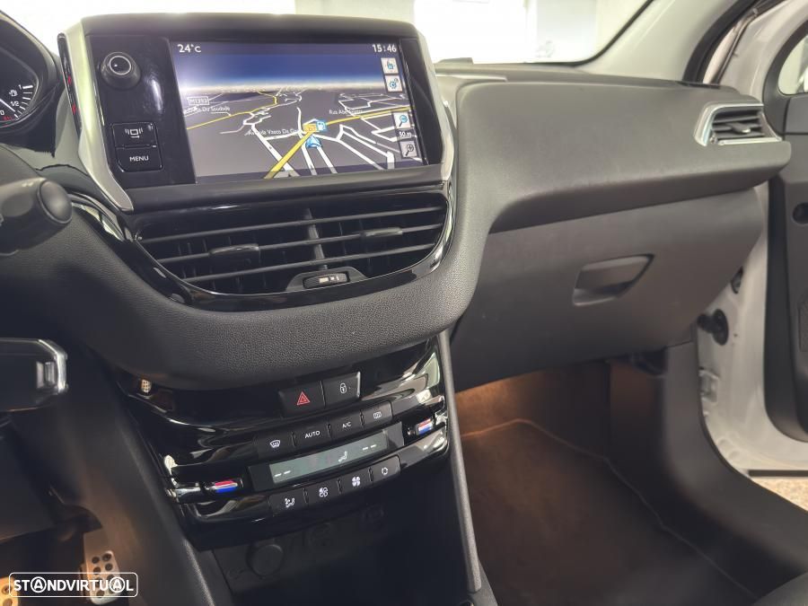 Peugeot 208 1.6 BlueHDi Allure - 15