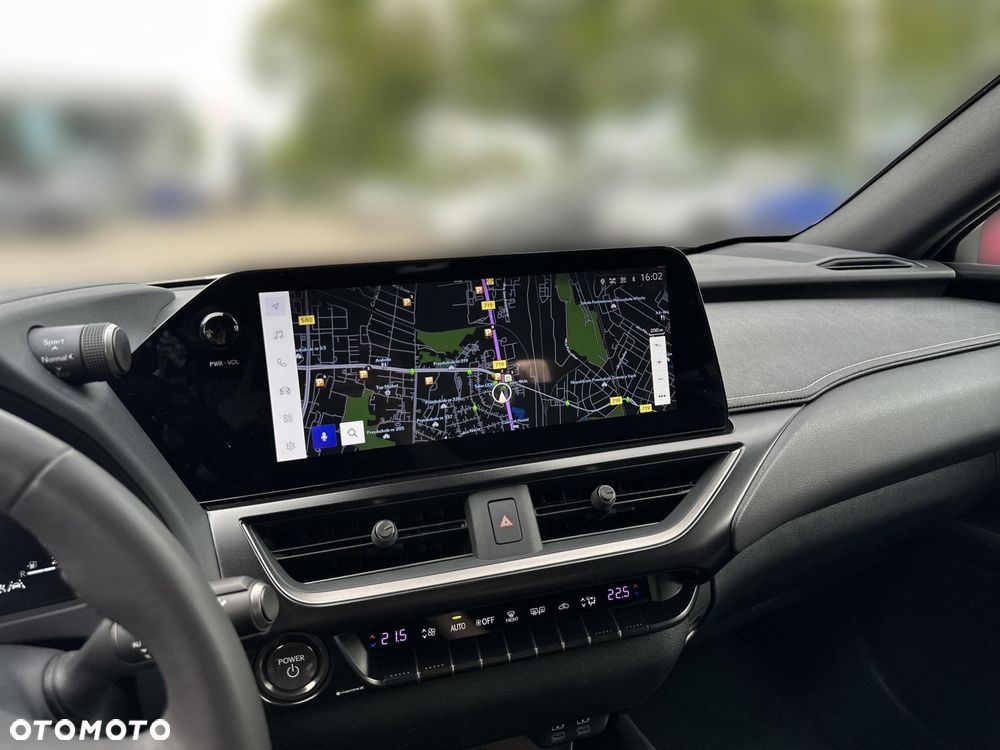 Lexus UX 300h F Sport Design - 14