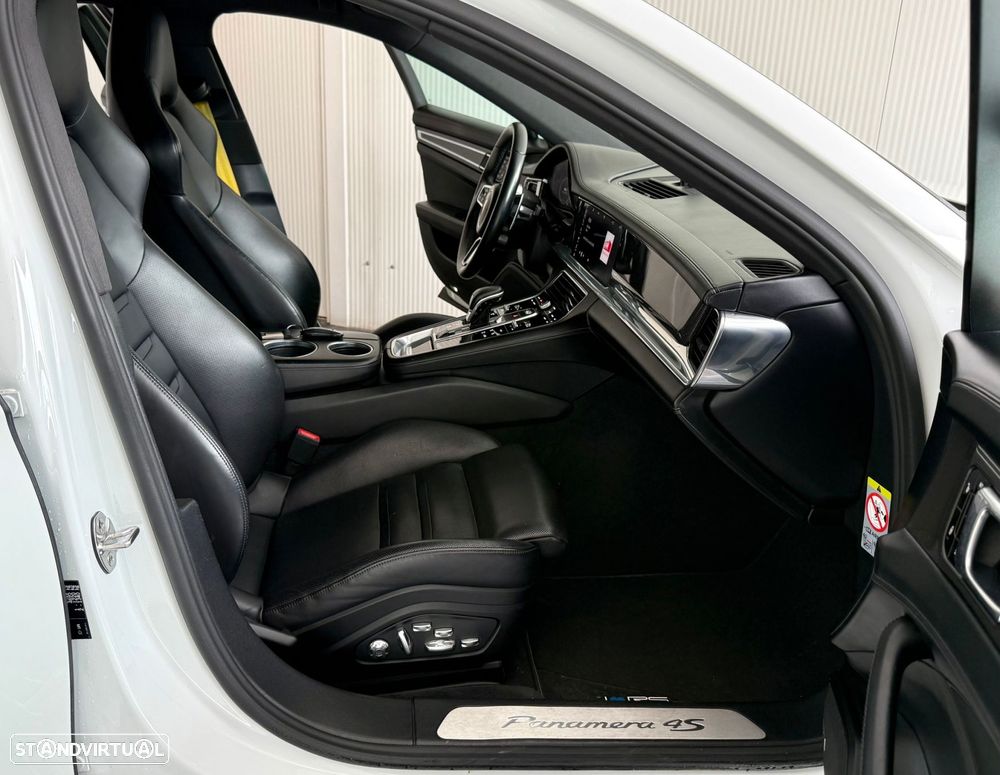 Porsche Panamera 4 S - 47