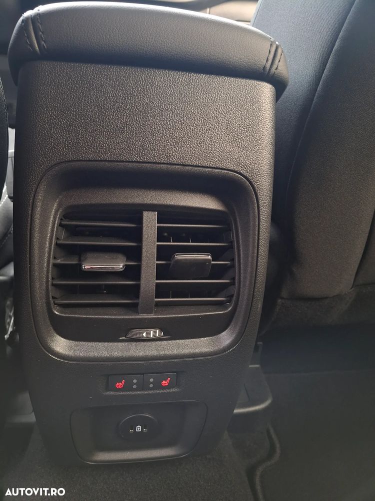 Ford Kuga 1.5 EcoBoost A8 FWD Titanium - 34