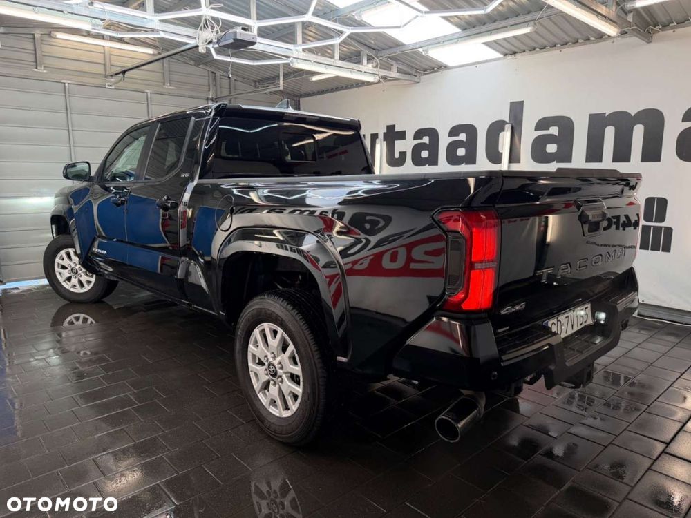 Toyota Tacoma - 13