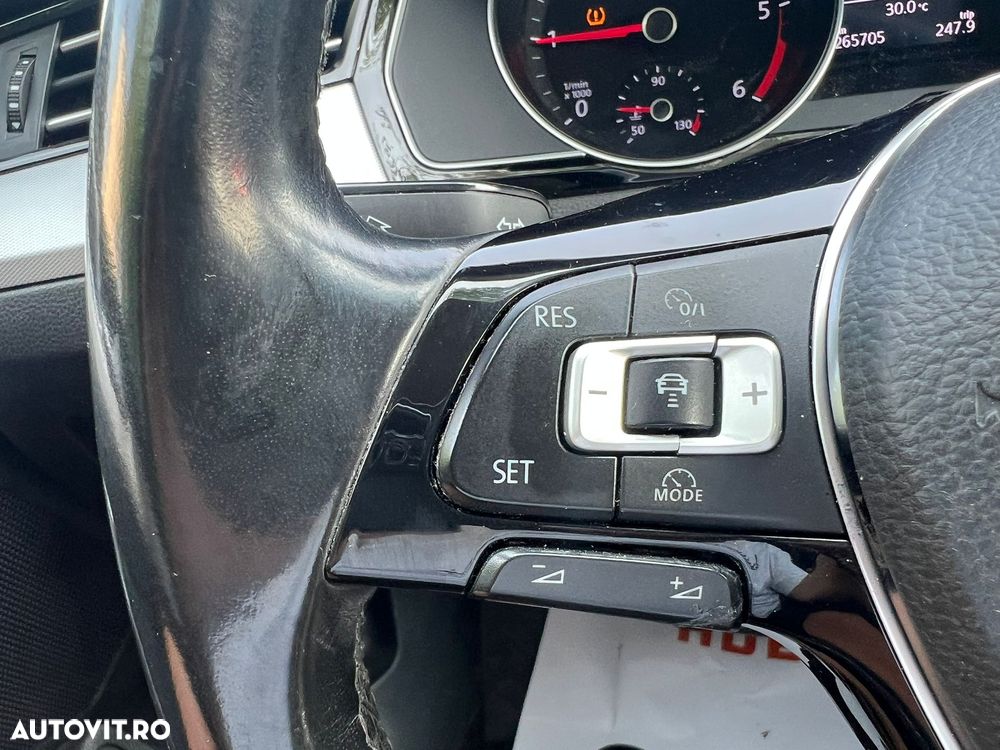 Volkswagen Passat 2.0 TDI Comfortline - 9