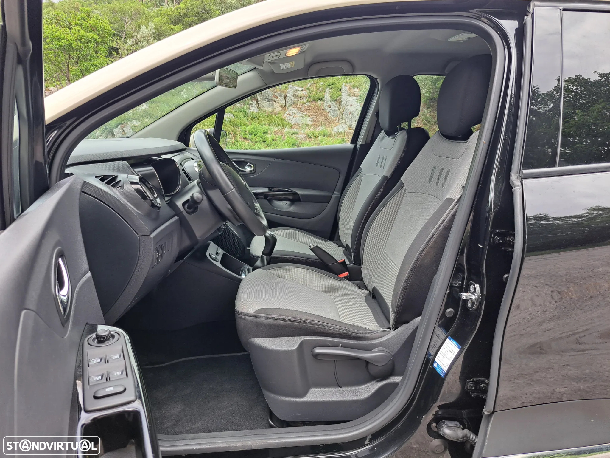 Renault Captur 1.5 dCi Exclusive XMOD - 13
