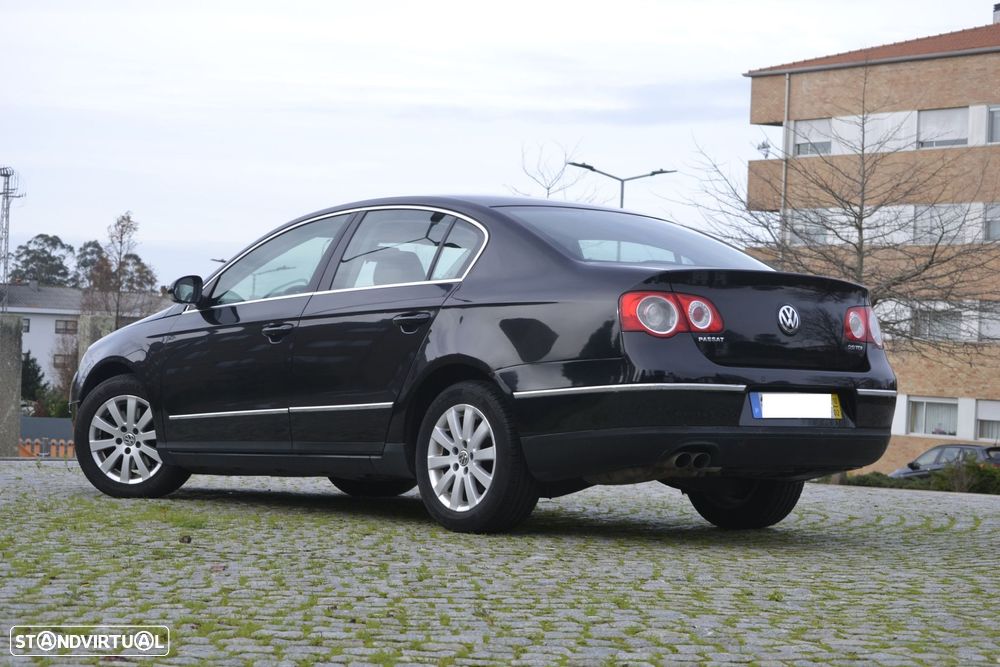 VW Passat 2.0 TDI Confortline - 4