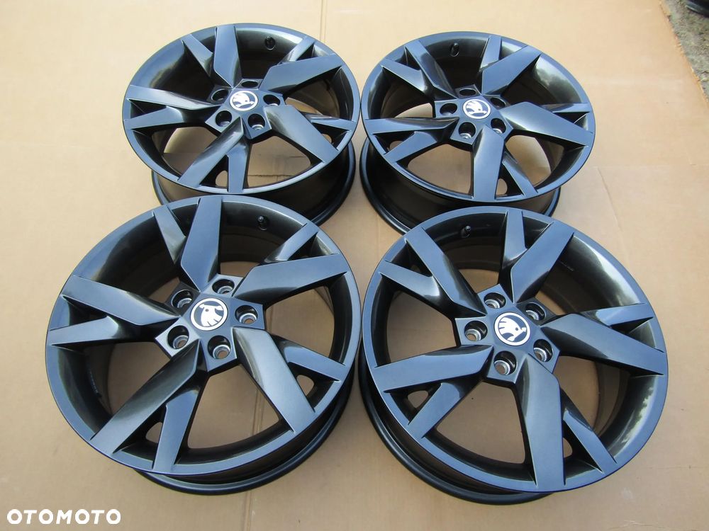 4x Felgi Aluminiowe 17 Skoda Kodiaq Karoq Octavia II III IV Superb Yeti 6,5 j 5x112 ET46 / 5E3601025 STAN IDEALNY - 1
