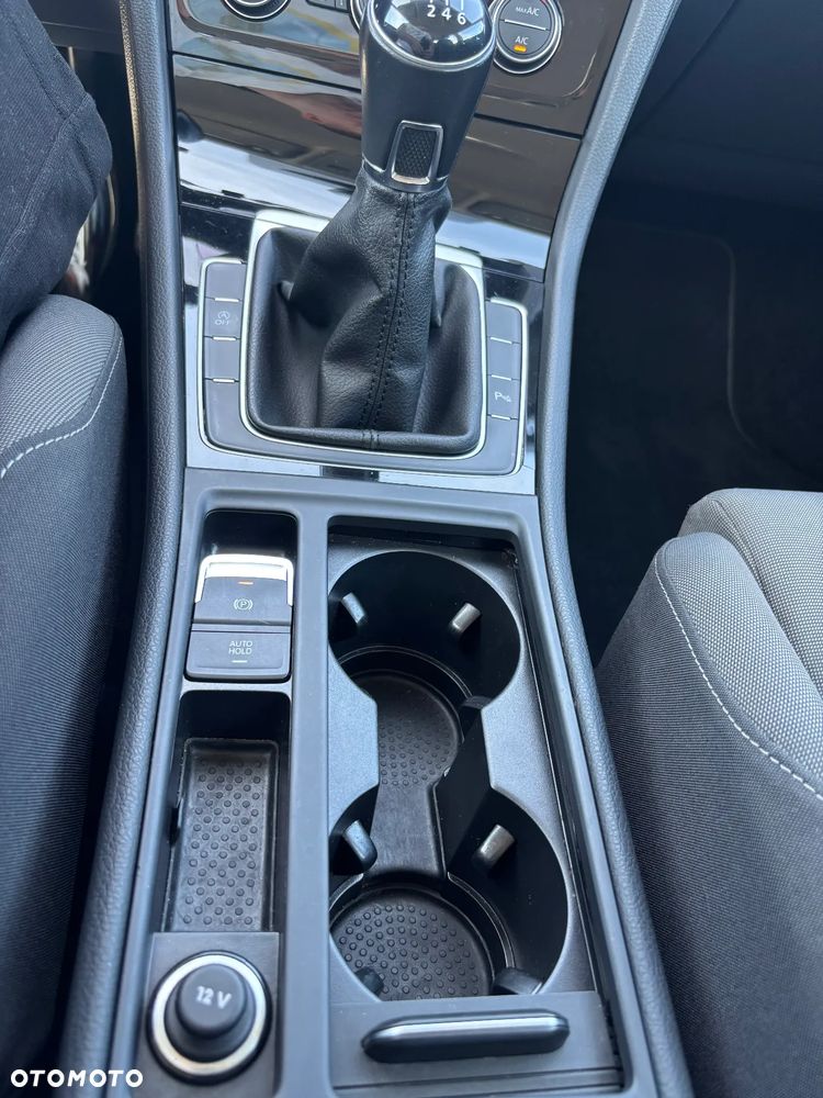 Volkswagen Golf - 31