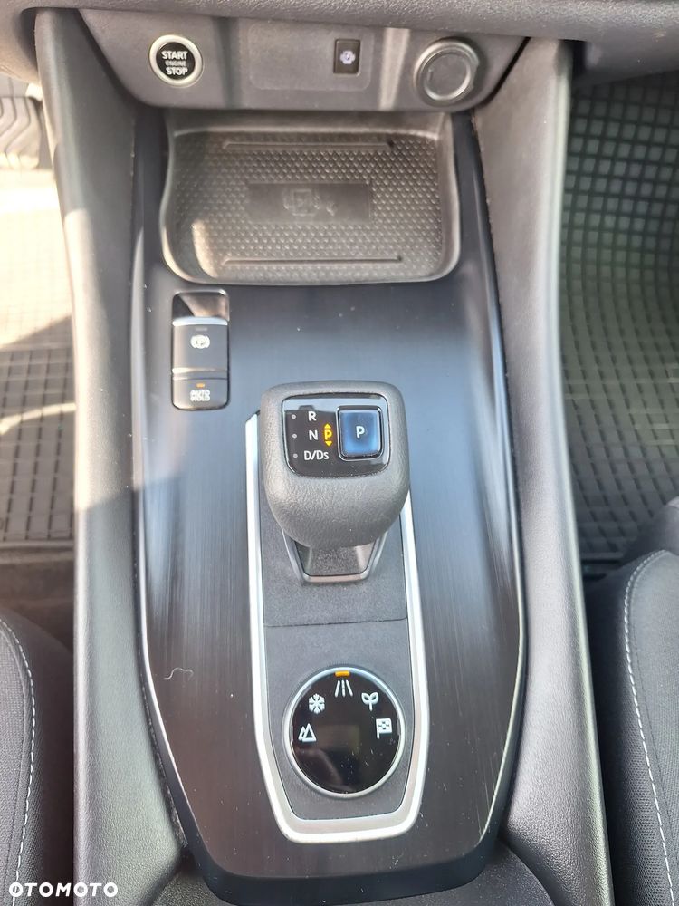 Nissan Qashqai 1.3 DIG-T mHEV 4x4 N-Connecta Xtronic - 29