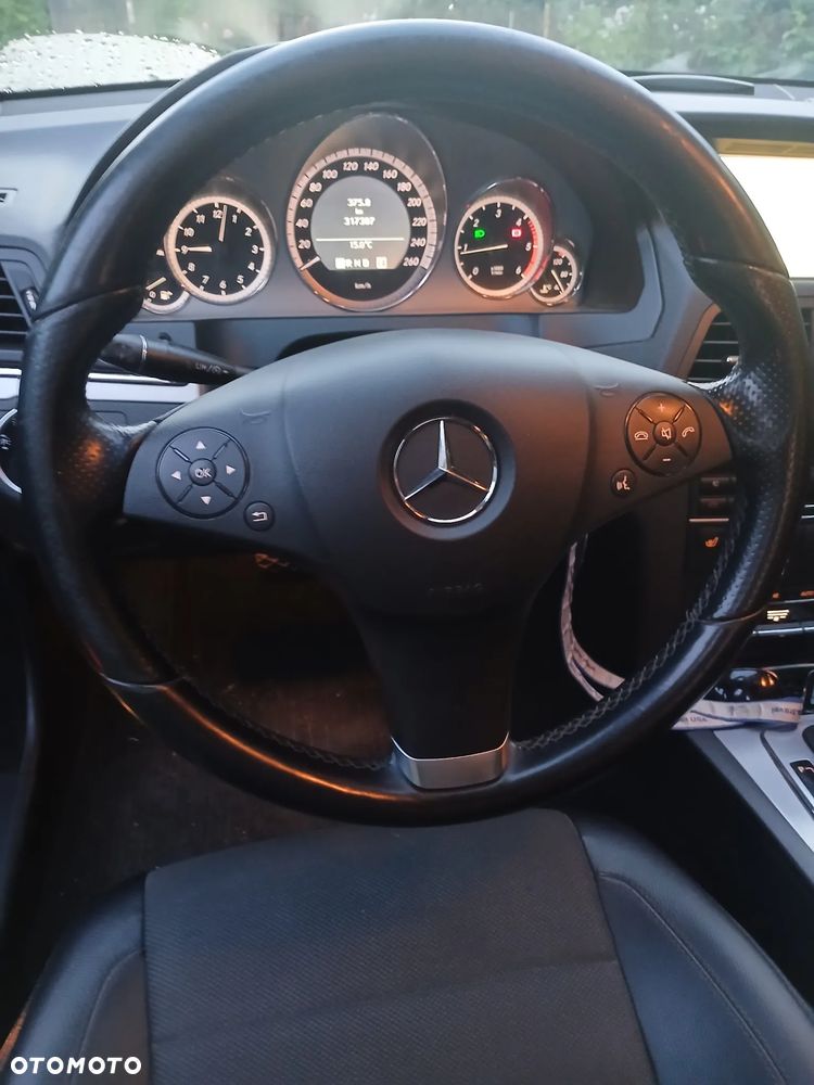 Mercedes-Benz Klasa E 220 CDI DPF BlueEFFICIENCY Automatik Avantgarde - 3