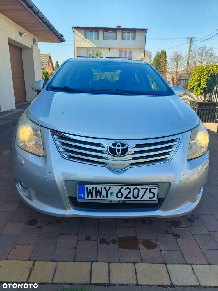 Toyota Avensis 2.0 D-4D - 1