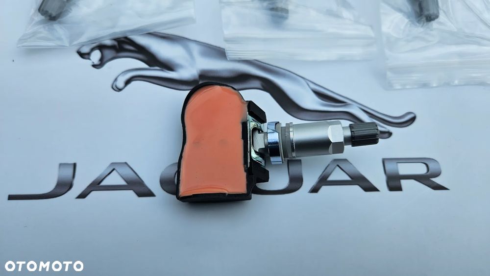 Jaguar XE X760  F TYPE X152  F PACE X761 czujnik ciśnienia powietrza w kole TPMS 433 MHz Europa GX631A159AA  LR070840 - 4