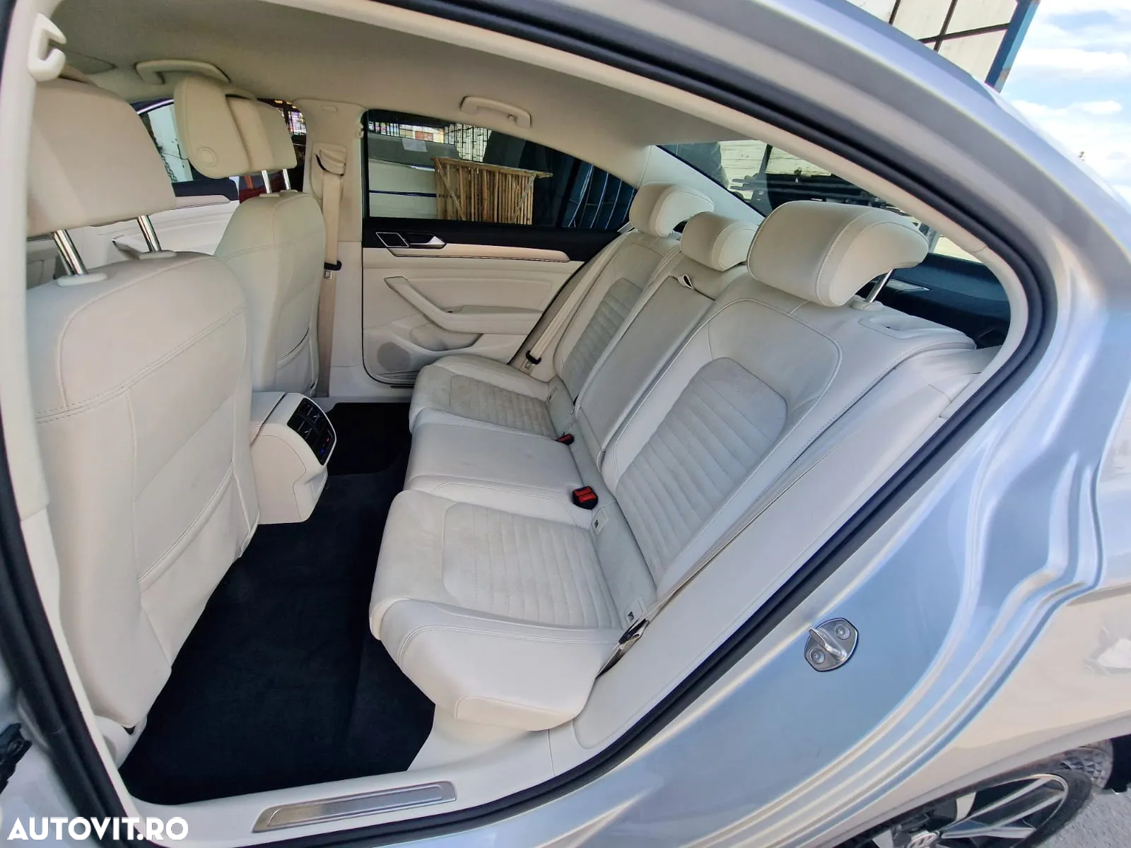 Volkswagen Passat Variant 2.0 TDI DSG 4Motion Highline - 15